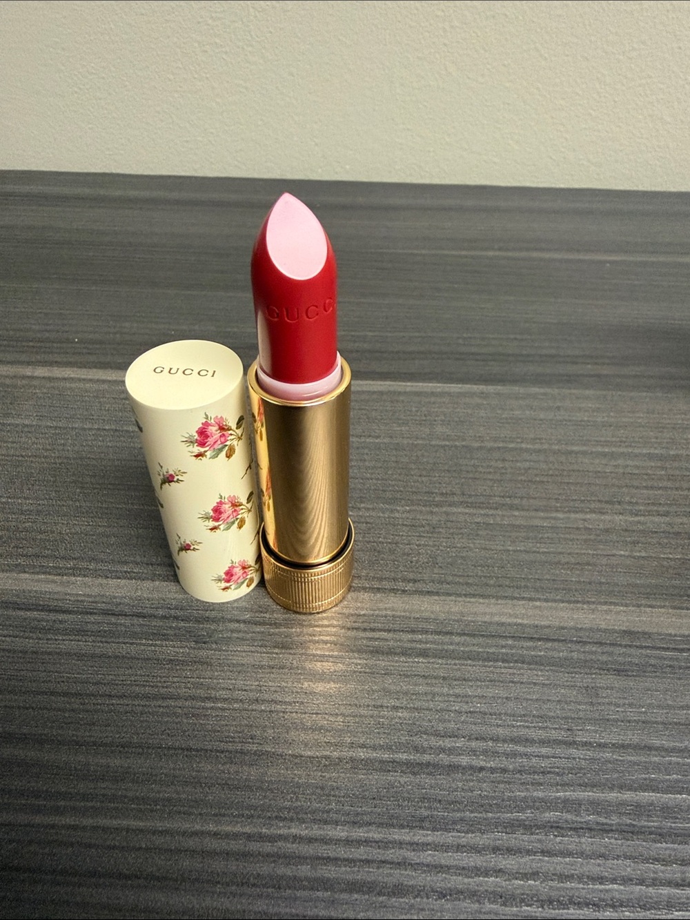 Gucci Dual-Tone Pink and Red Lipstick in Gold Case